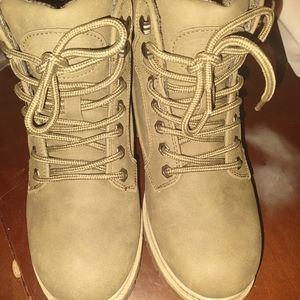 Women's size 7 lugs work boots